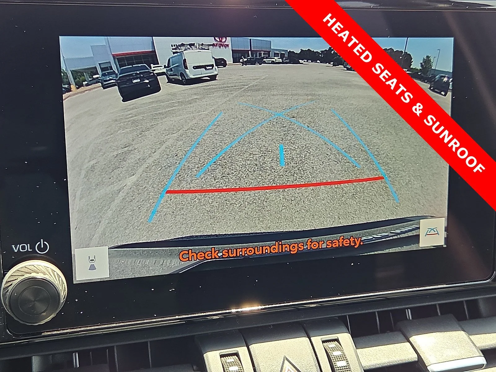 Used 2024 Magnetic Gray Metallic Toyota Hybrid XLE Premium image 18