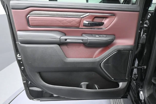 New 2026 Diamond Black Crystal Pearl-Coat Exterior Paint RAM Limited image 26