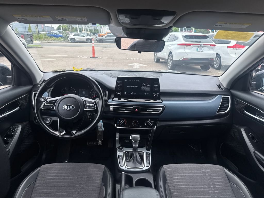 Used 2021 Black Kia S image 11