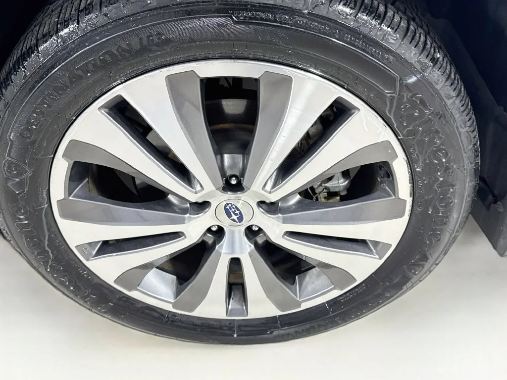 Used 2020 Ice Silver Metallic Subaru Limited image 40