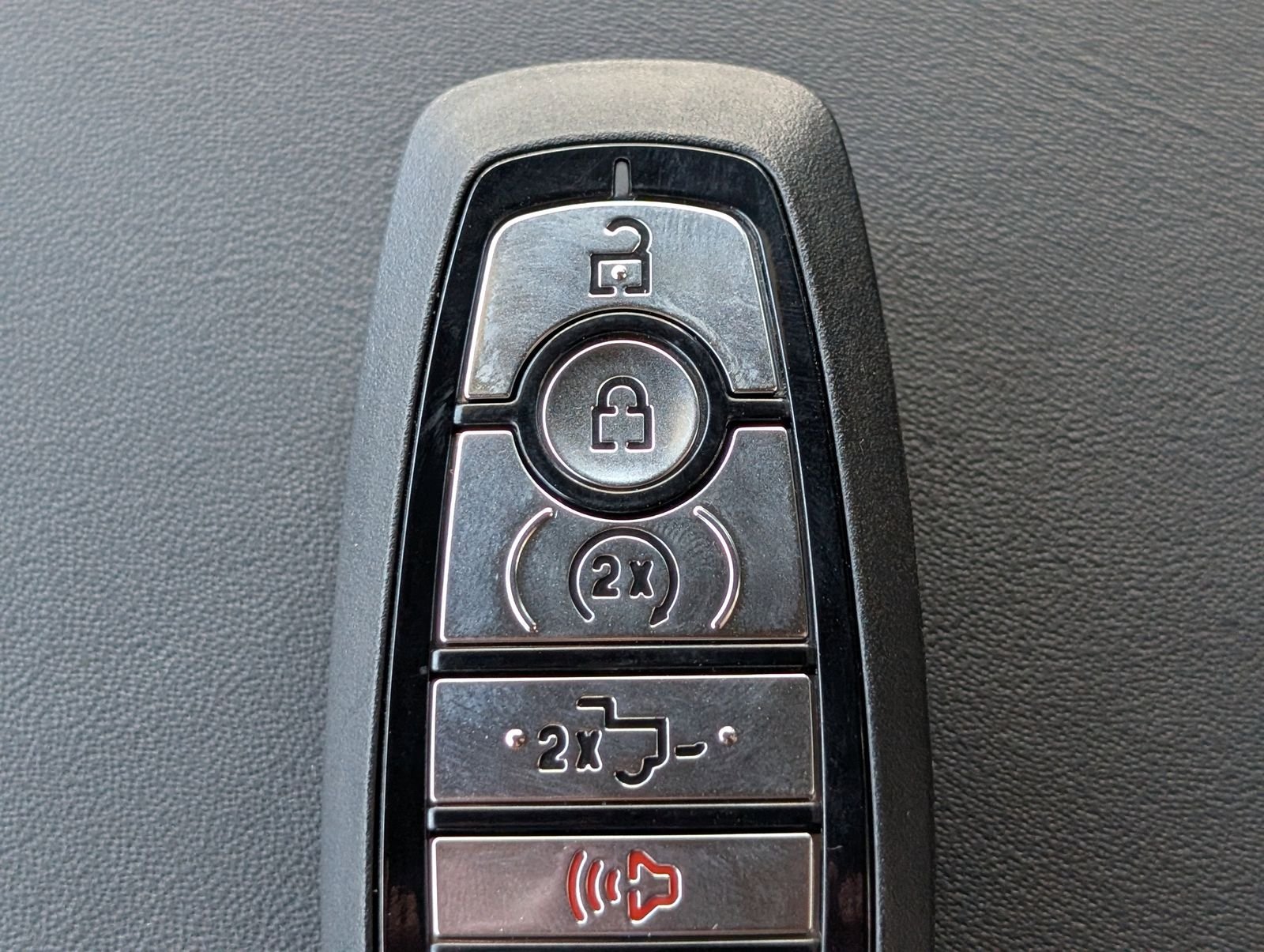 2026 Ford F-350 Super Duty Platinum - Photo 32