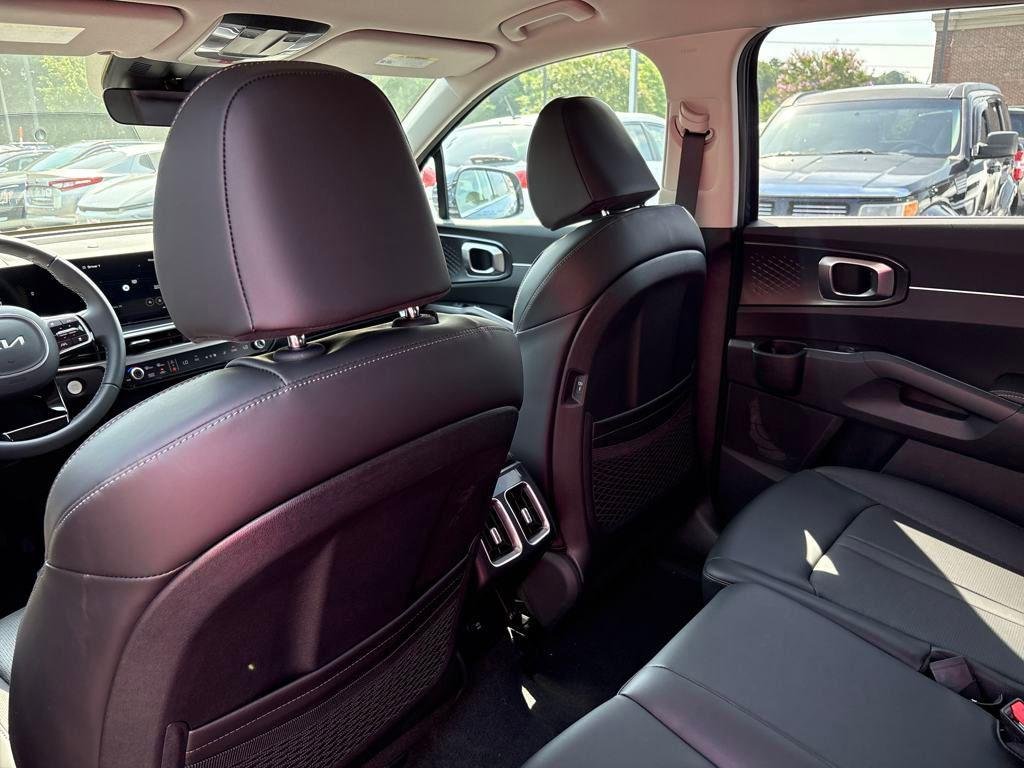 2025 Kia Sorento S - Photo 26