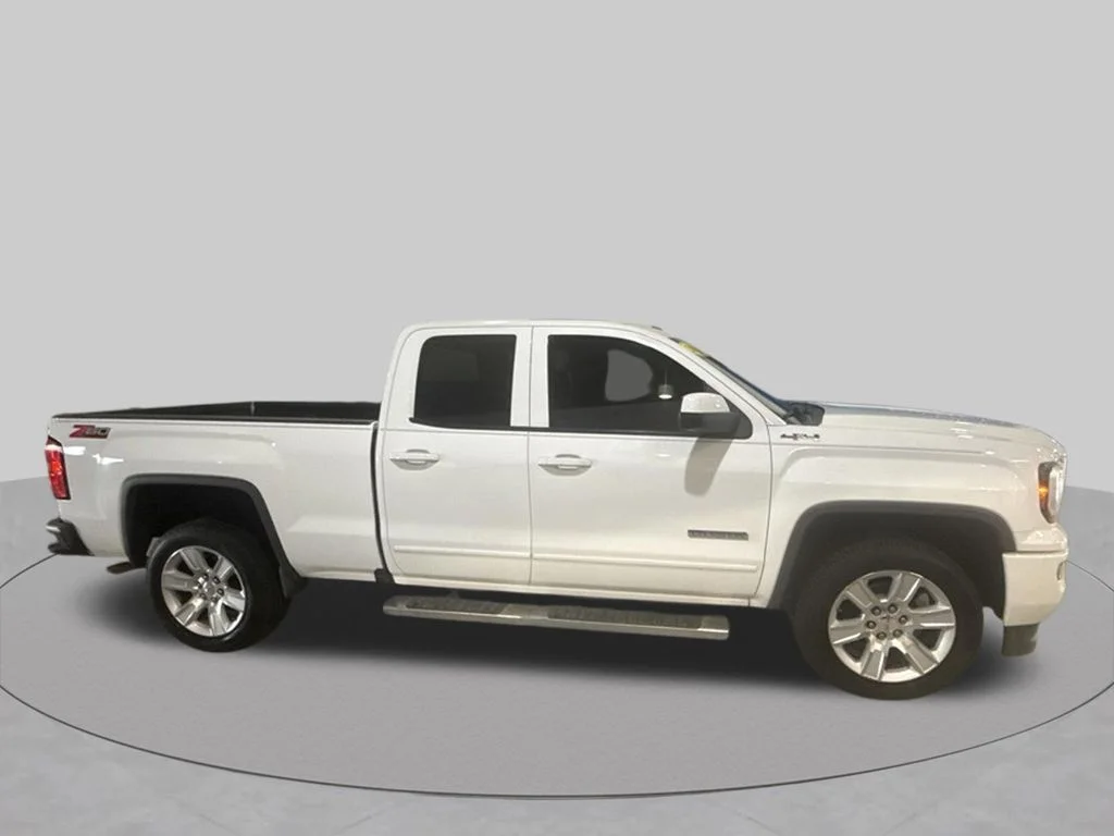 Used 2016 Summit White GMC Base image 11