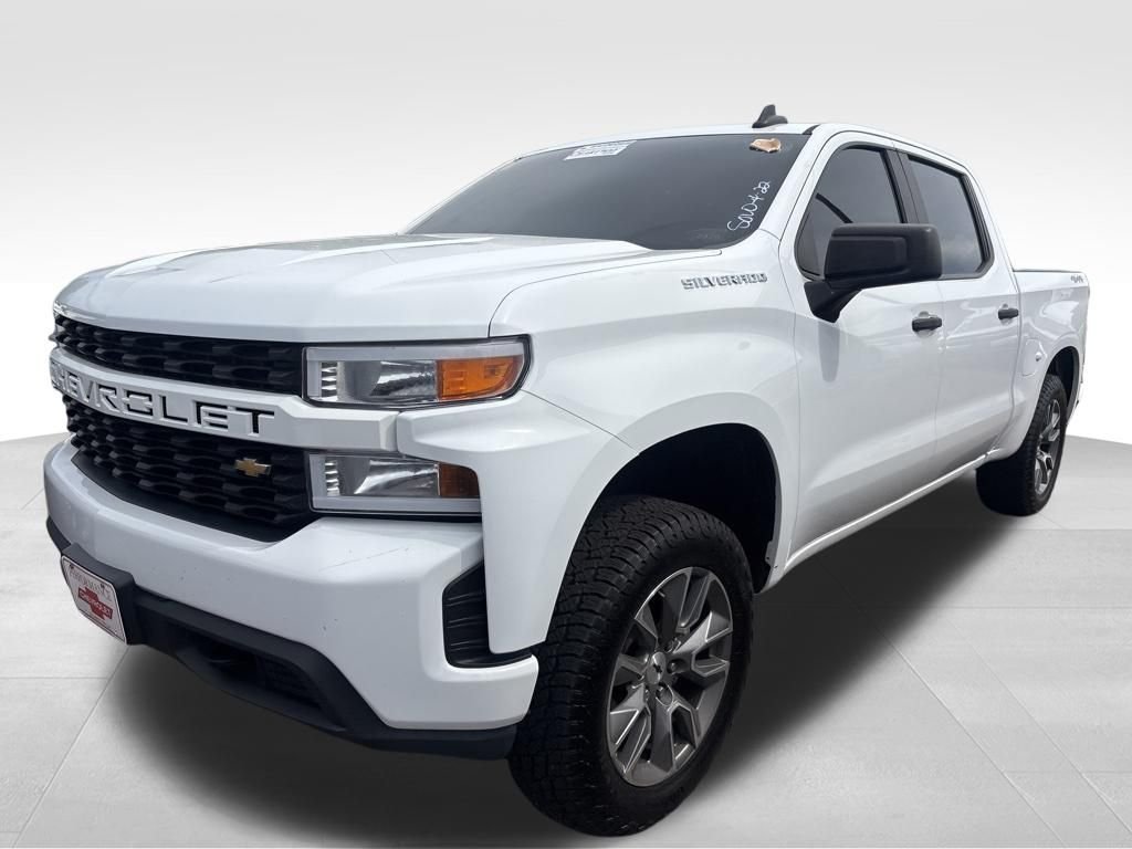 Used 2021 White Chevrolet Custom image 2