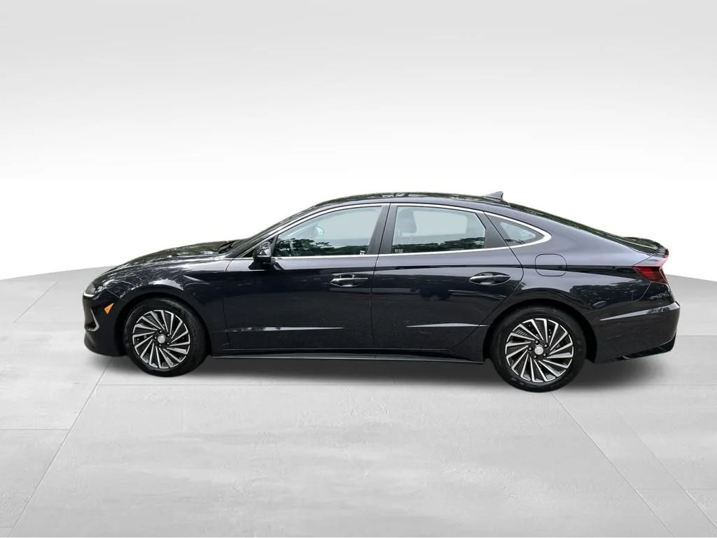 Used 2023 Blue Hyundai SEL image 2