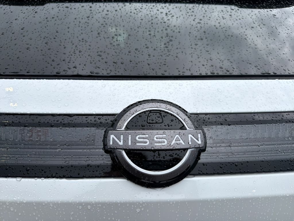 New 2026 White Nissan SL image 47