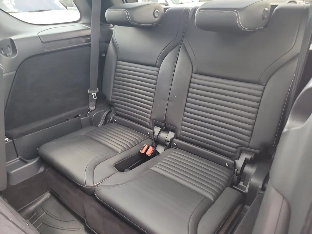 Used 2023 Gray Land Rover S R-Dynamic image 14