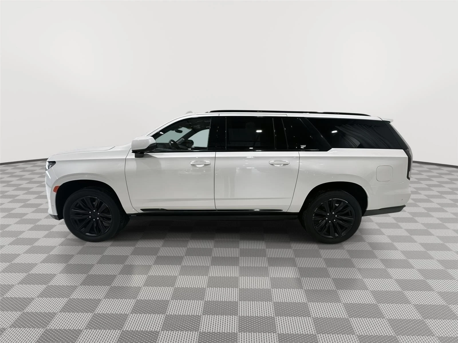 Used 2023 Cadillac Escalade ESV Sport Platinum with VIN 1GYS4RKL8PR235822 for sale in Alexandria, Minnesota