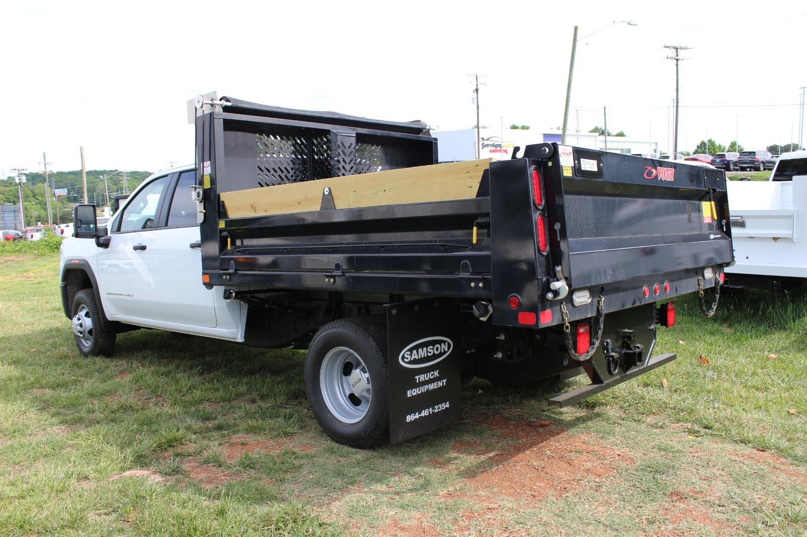 New 2026 Summit White GMC Pro image 4