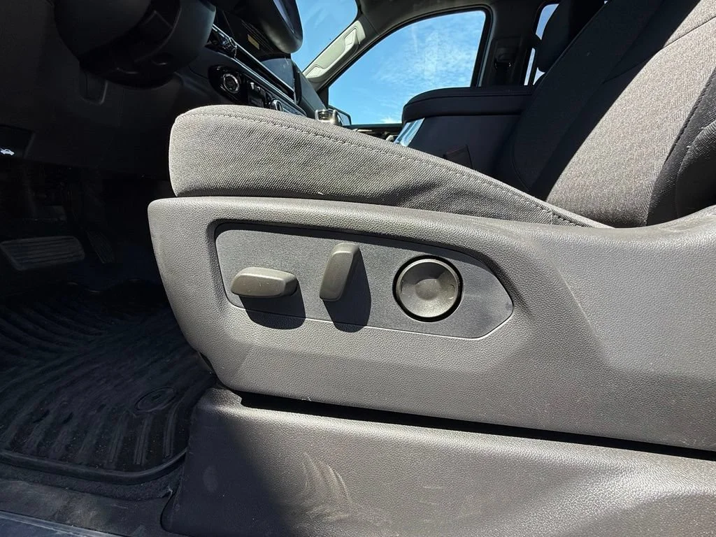 New 2026 Onyx Black GMC Elevation image 33