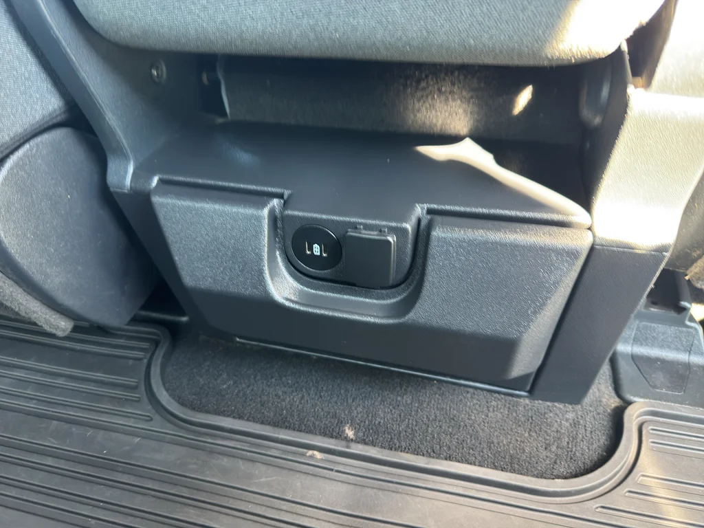 Used 2023 Oxford White Ford XLT image 16