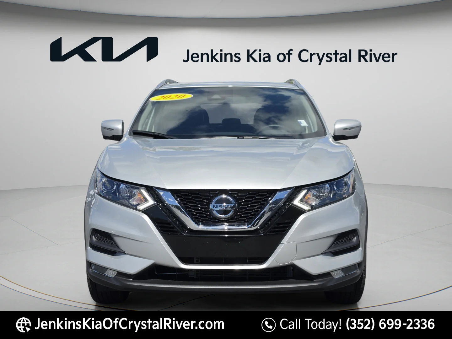 Used 2020 Brilliant Silver Metallic Nissan SV image 12