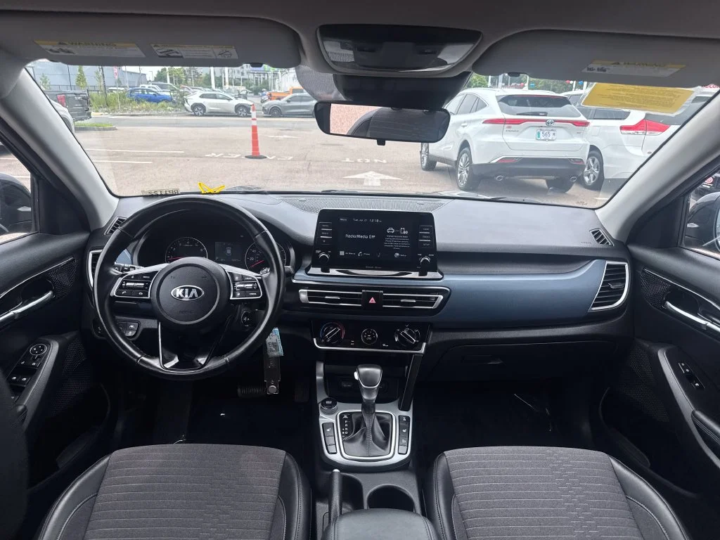 Used 2021 Black Kia S image 11