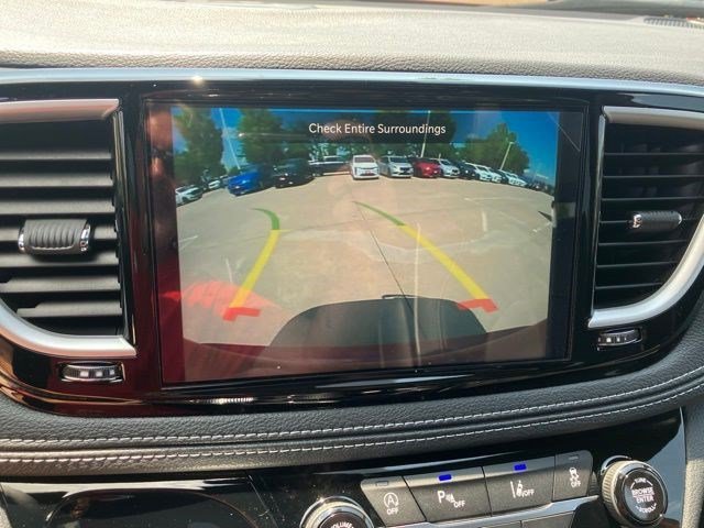 New 2027 Red Hot Pearl-Coat Exterior Paint Chrysler Limited image 18
