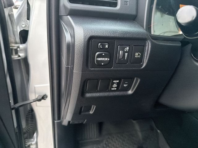Used 2022 Silver Toyota SR5 image 11