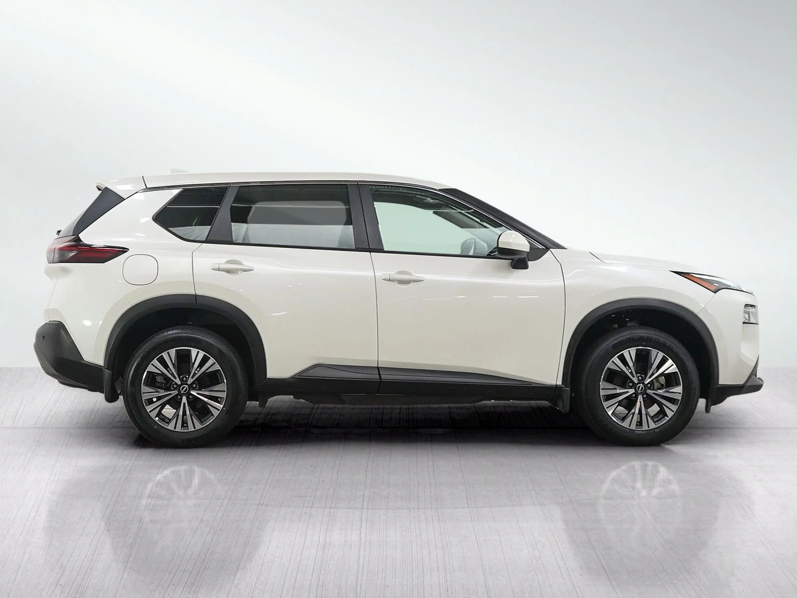 Used 2023 Pearl White Tricoat Nissan SV image 6