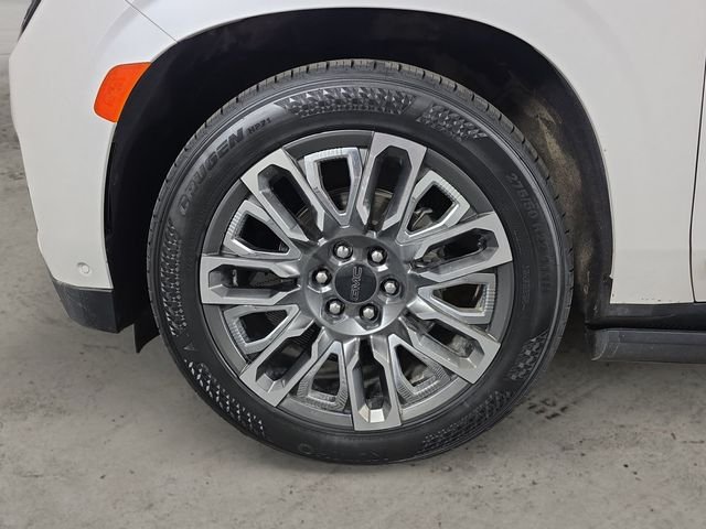 Used 2024 White Frost GMC Denali Ultimate image 9