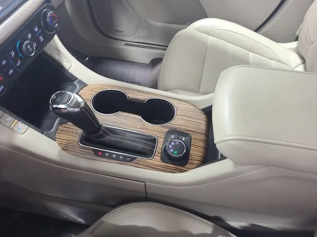 Used 2019 White Frost Tricoat GMC Denali image 28