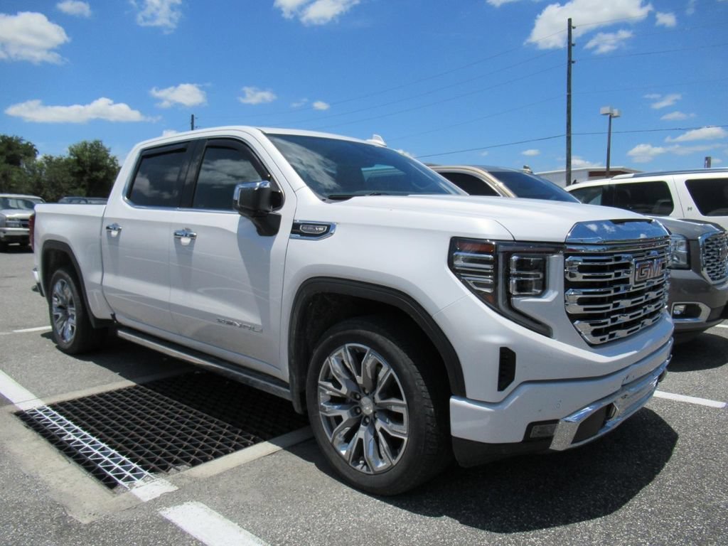 2023 GMC Sierra 4WD Crew Cab Short Box Denali's photo