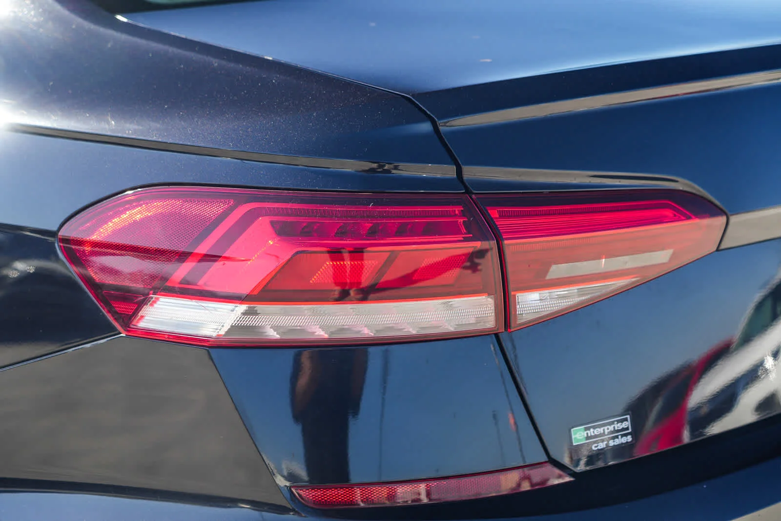 Used 2020  Volkswagen 2.0T SE image 9