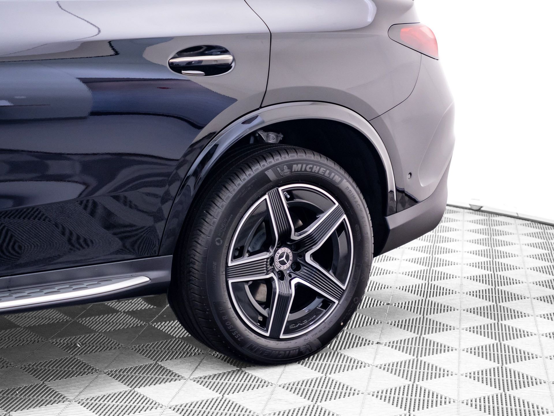 New 2027 Black Mercedes-Benz GLC 300 image 35