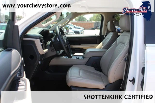 Used 2022 White Ford Limited image 10