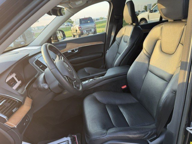 Certified Used 2023 Onyx Black Metallic Volvo Plus Bright Theme image 11