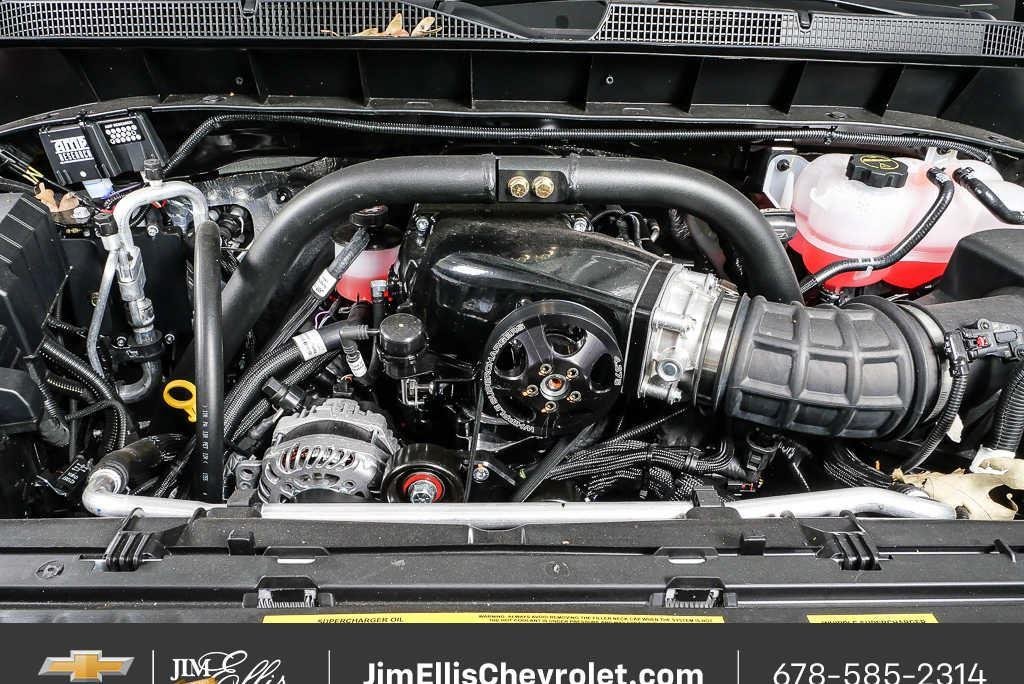 New 2025 Summit White Chevrolet RST image 35