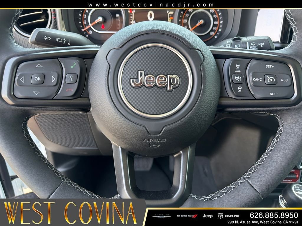 New 2026 Bright White Clear-Coat Exterior Paint Jeep Rubicon image 13