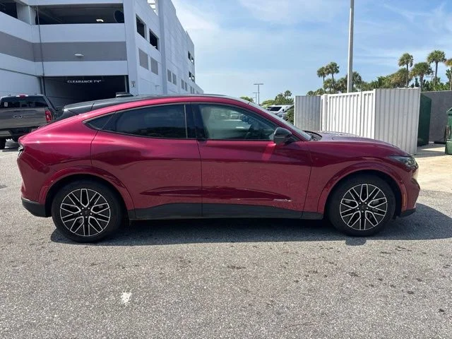 Used 2025 Magenta Ford Premium image 2