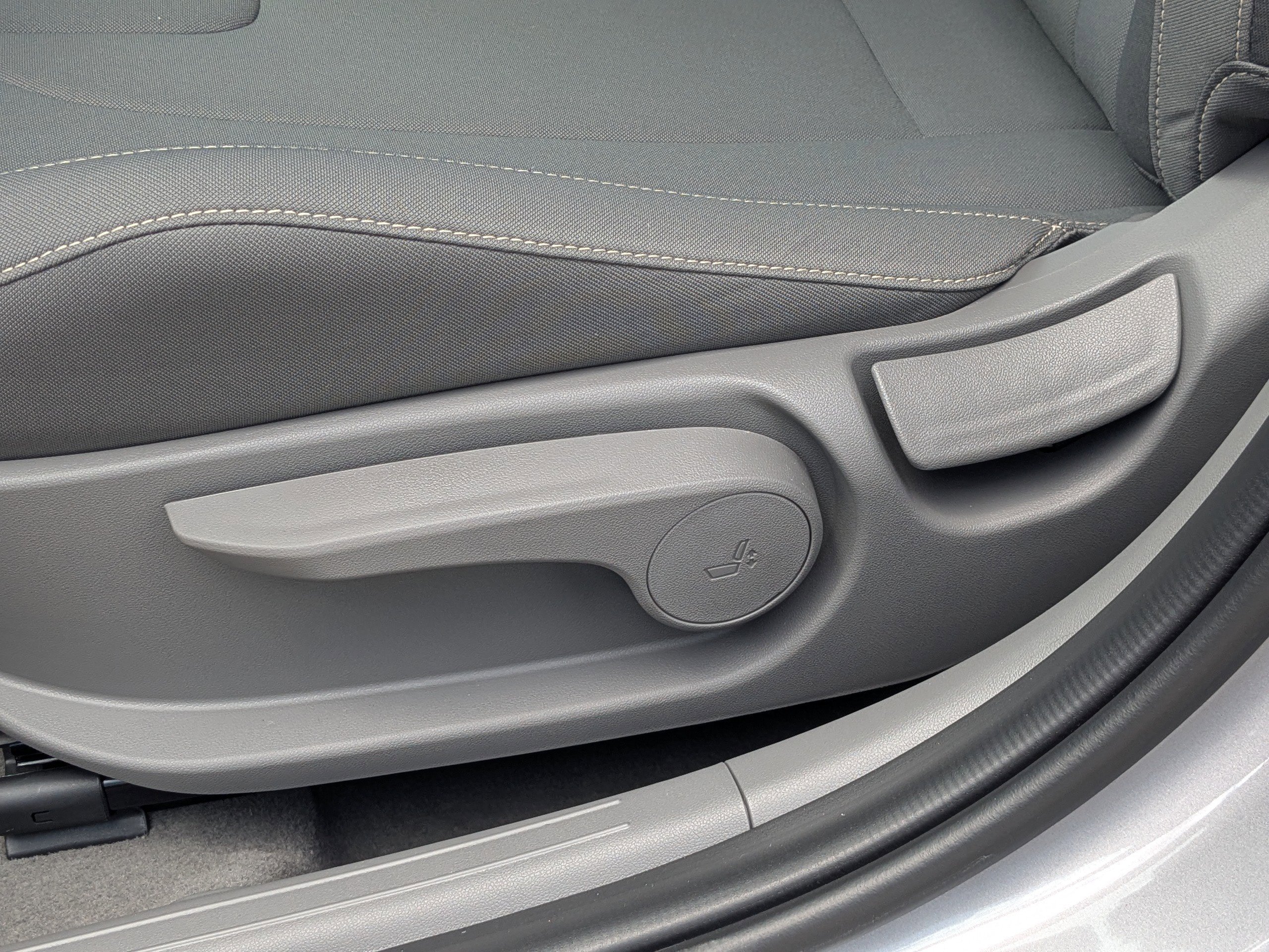 New 2025 Fluid Metal Hyundai SEL Sport image 21