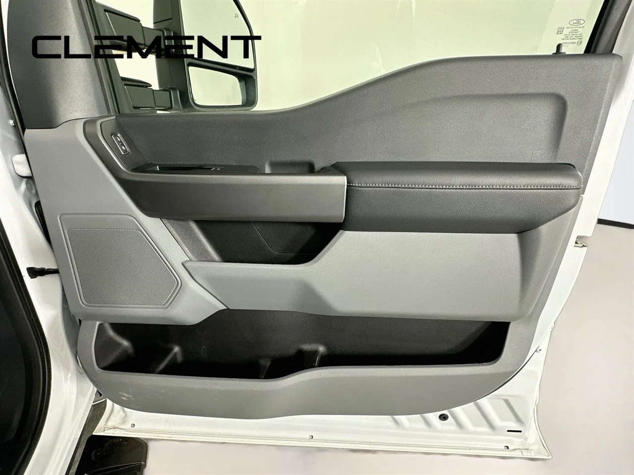 Used 2026 Oxford White Ford XLT image 31