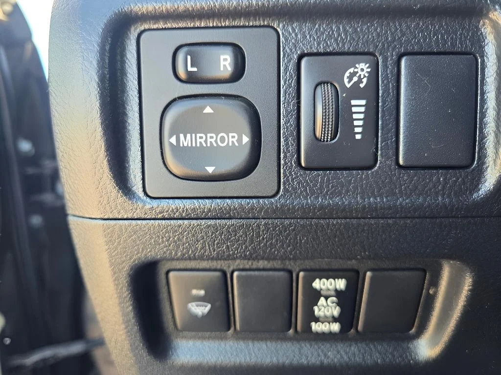 Used 2018 Magnetic Gray Metallic Toyota SR5 Premium image 15