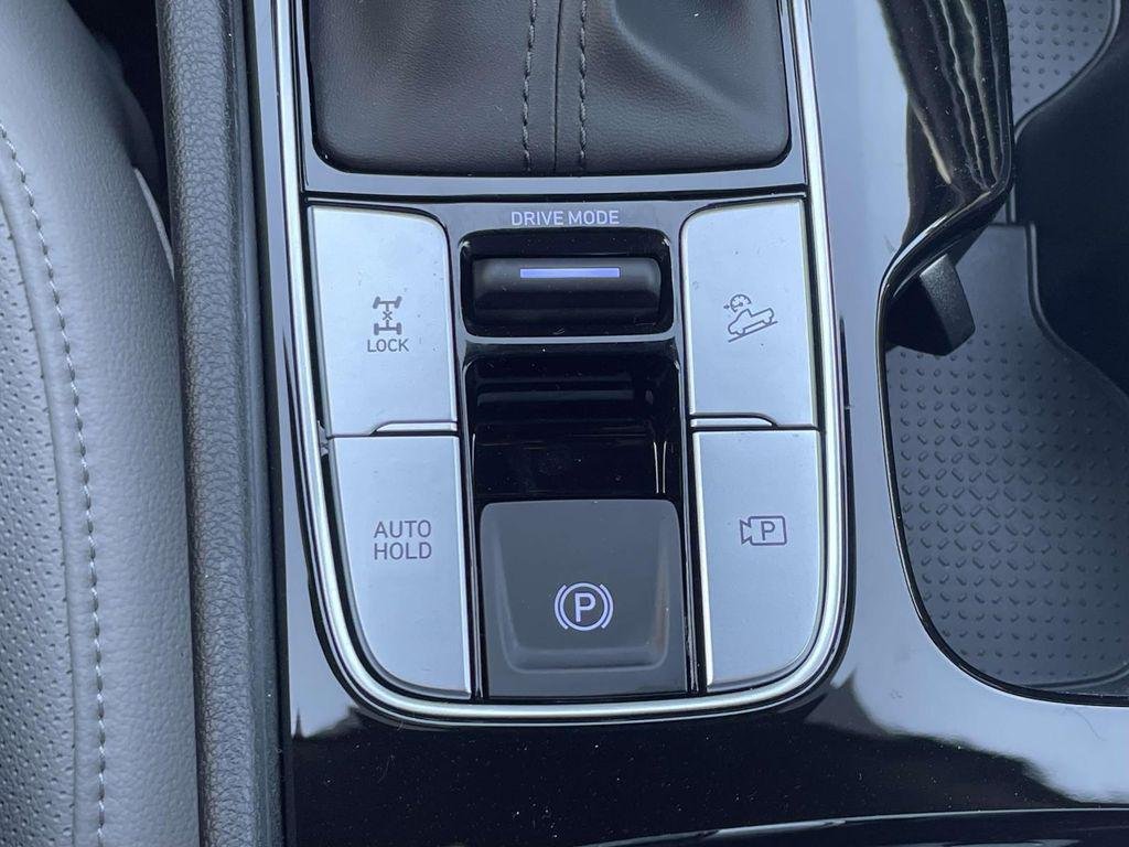 New 2026 White Hyundai SEL AWD image 29