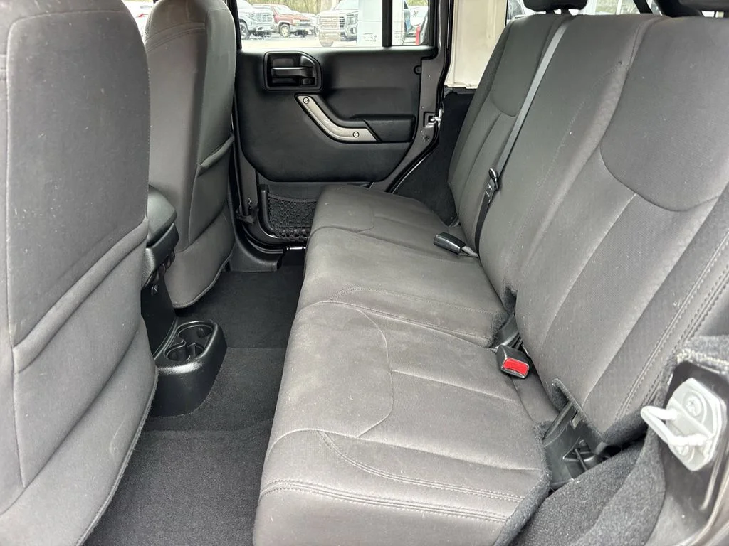 Used 2018 Gray Jeep Unlimited Sport image 17
