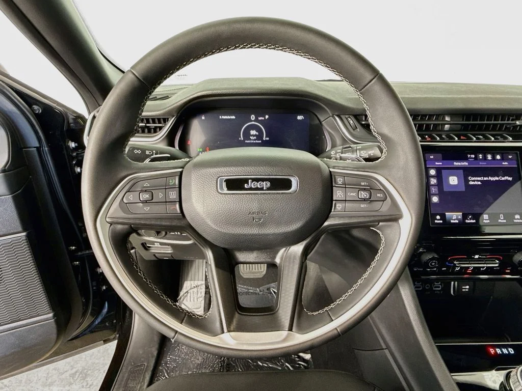 Used 2024 Black Jeep Laredo image 11