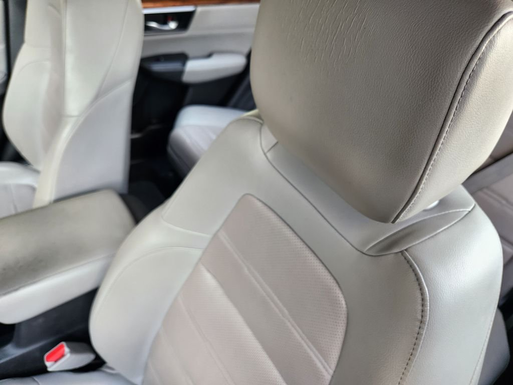 Used 2018  Honda EX-L image 24