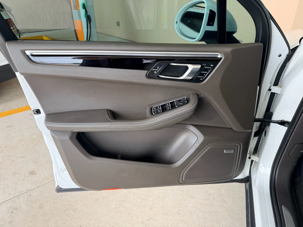 Used 2019 White Porsche S image 10