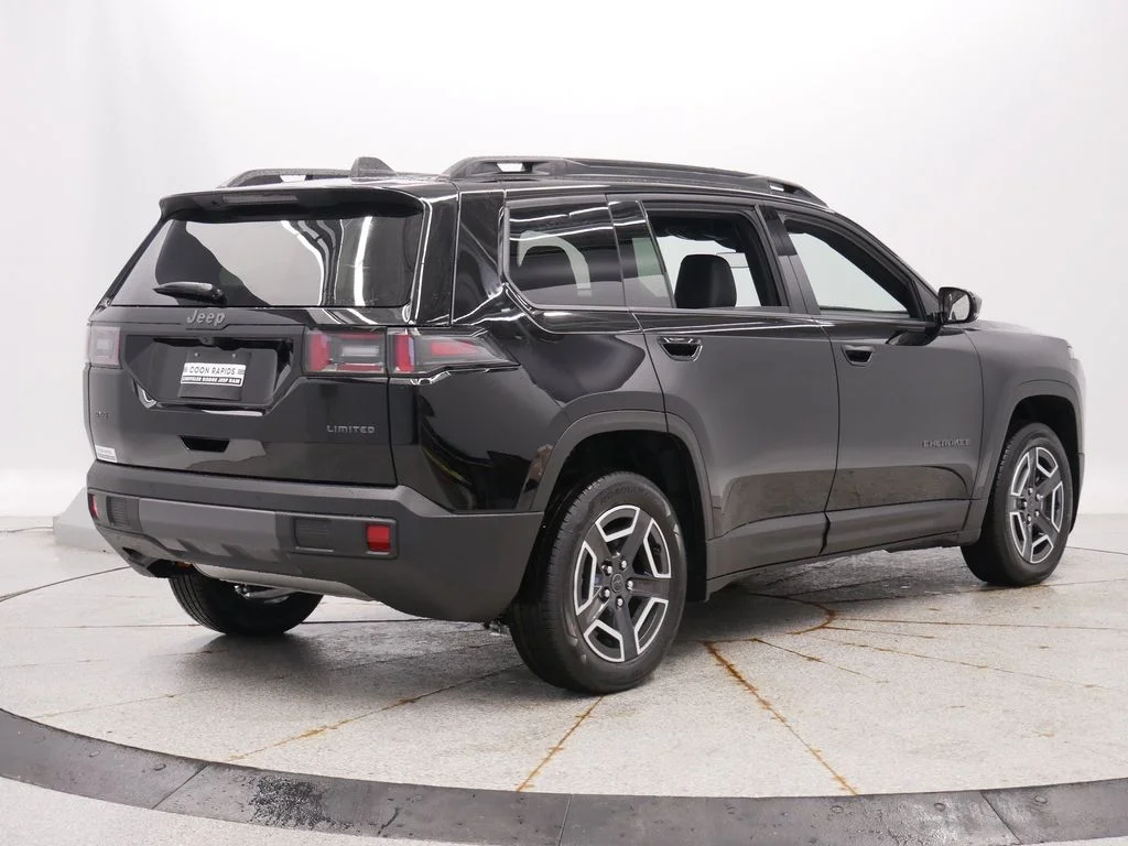 New 2026 Diamond Black Crystal Pearlcoat Jeep Limited image 6
