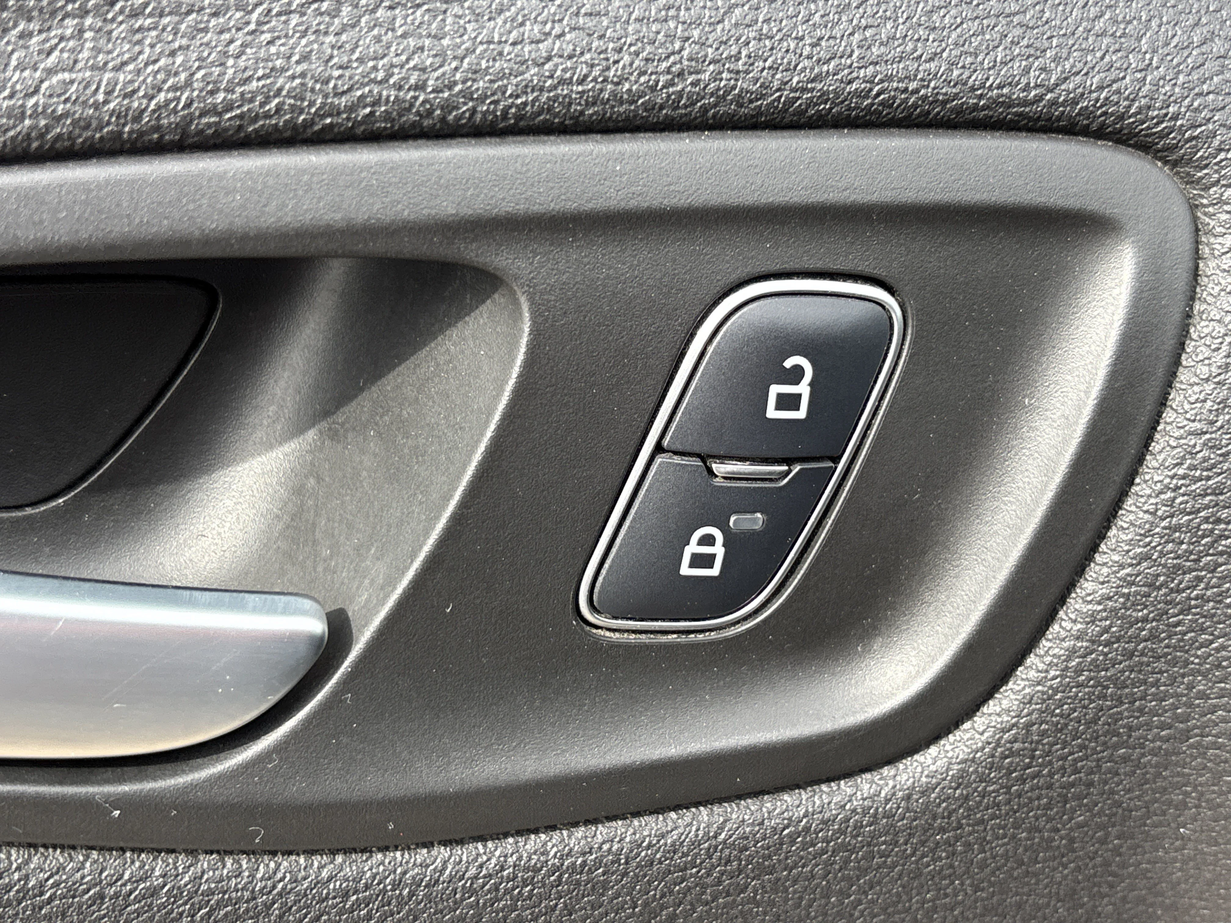 Used 2019 Ingot Silver Metallic Ford SEL image 22