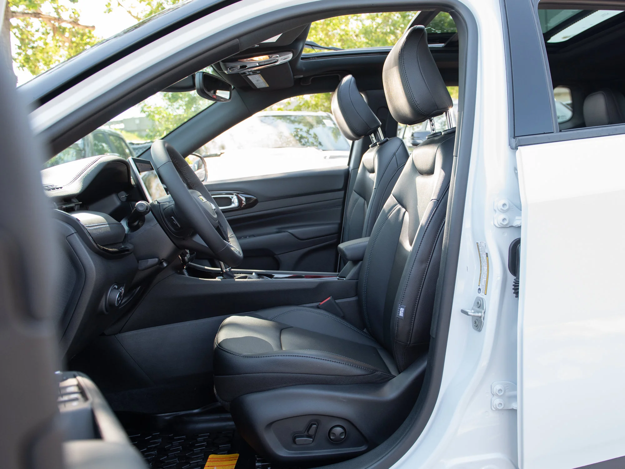 New 2026 White Jeep Limited* image 18