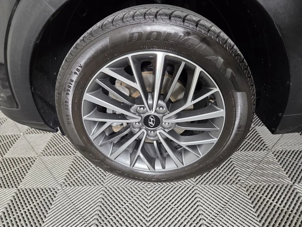 Used 2019 Black Noir Pearl Hyundai SEL image 10