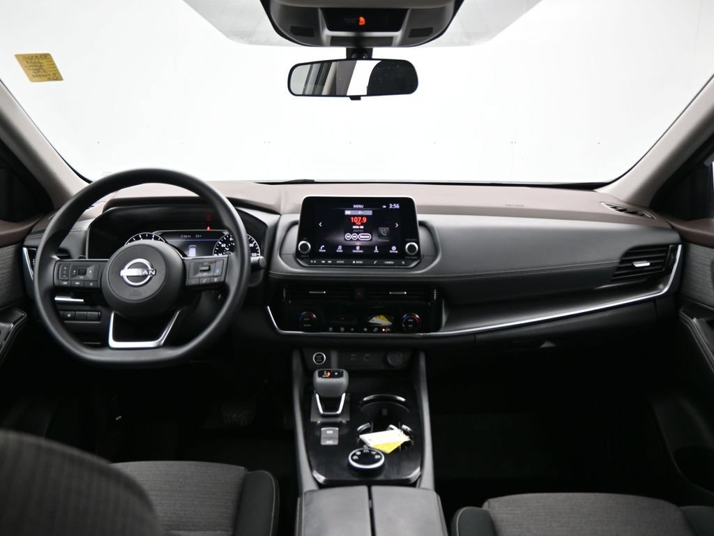 Used 2023 Gun Metallic Nissan SV image 9