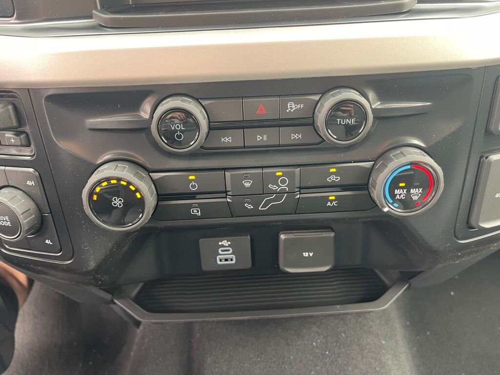 New 2026 Oxford White Ford XLT image 12