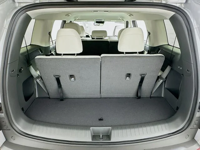 New 2026 Silver Hyundai SE image 22