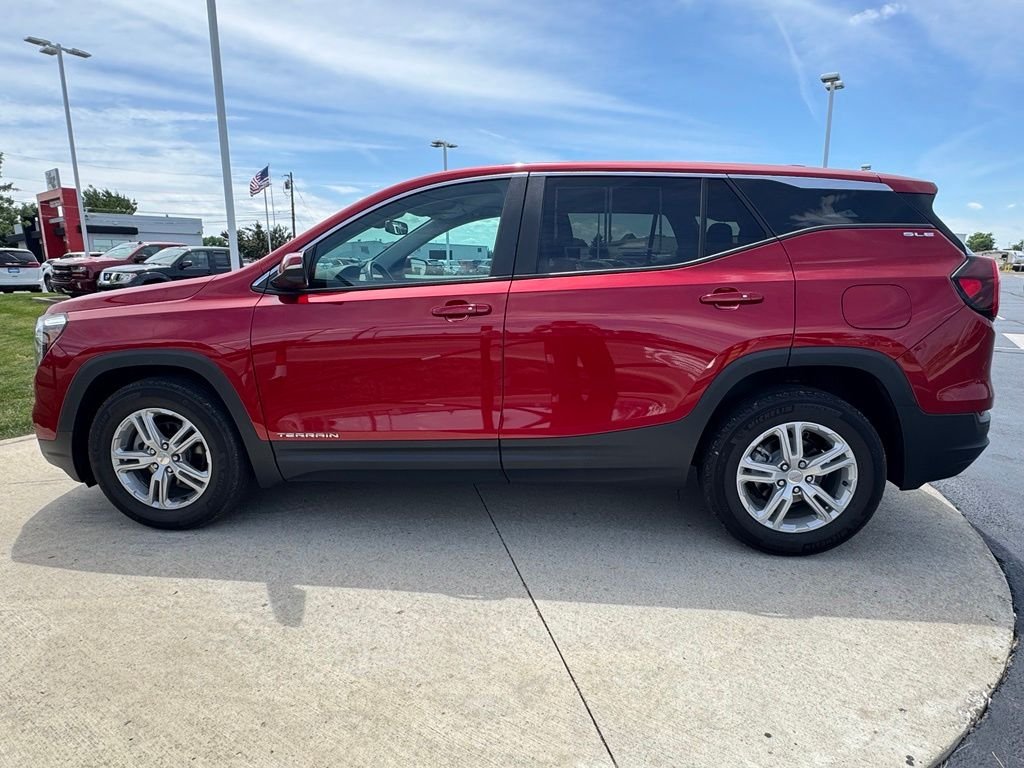 Used 2023 Volcanic Red Tintcoat GMC SLE image 4