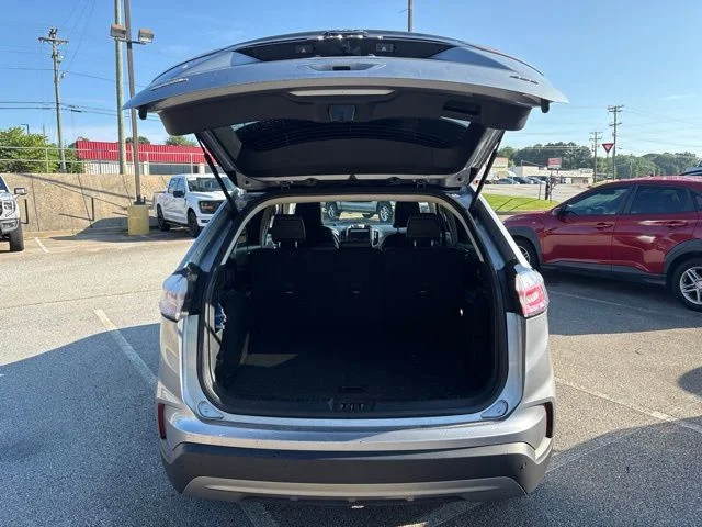 Used 2024 Silver Ford SEL image 18