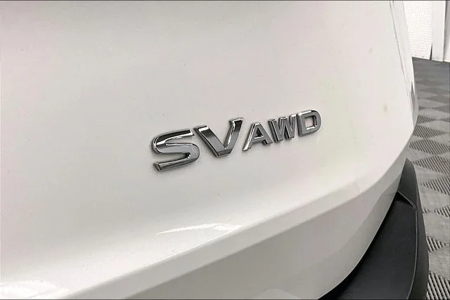 Used 2023 Pearl White Tricoat Nissan SV image 9