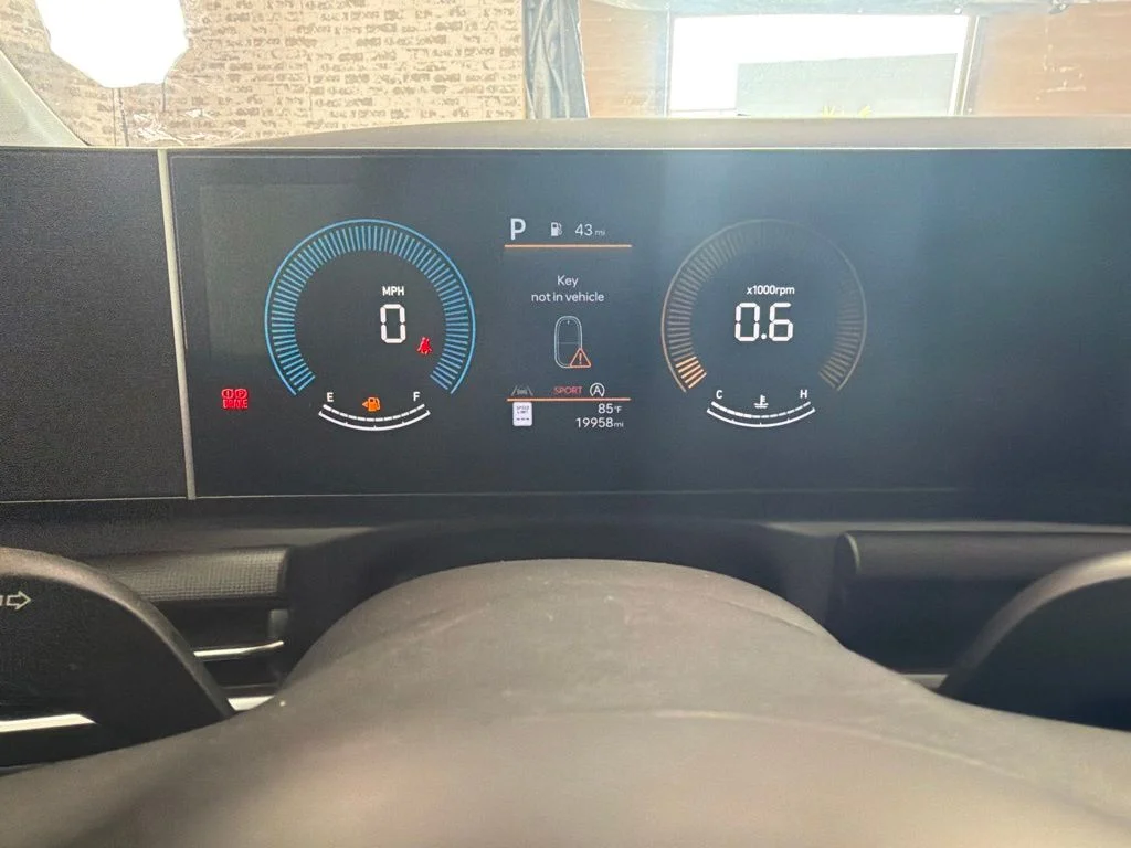Used 2025 Ultimate Red Hyundai SEL image 25