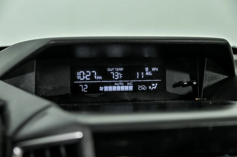 Used 2022  Subaru Premium image 22